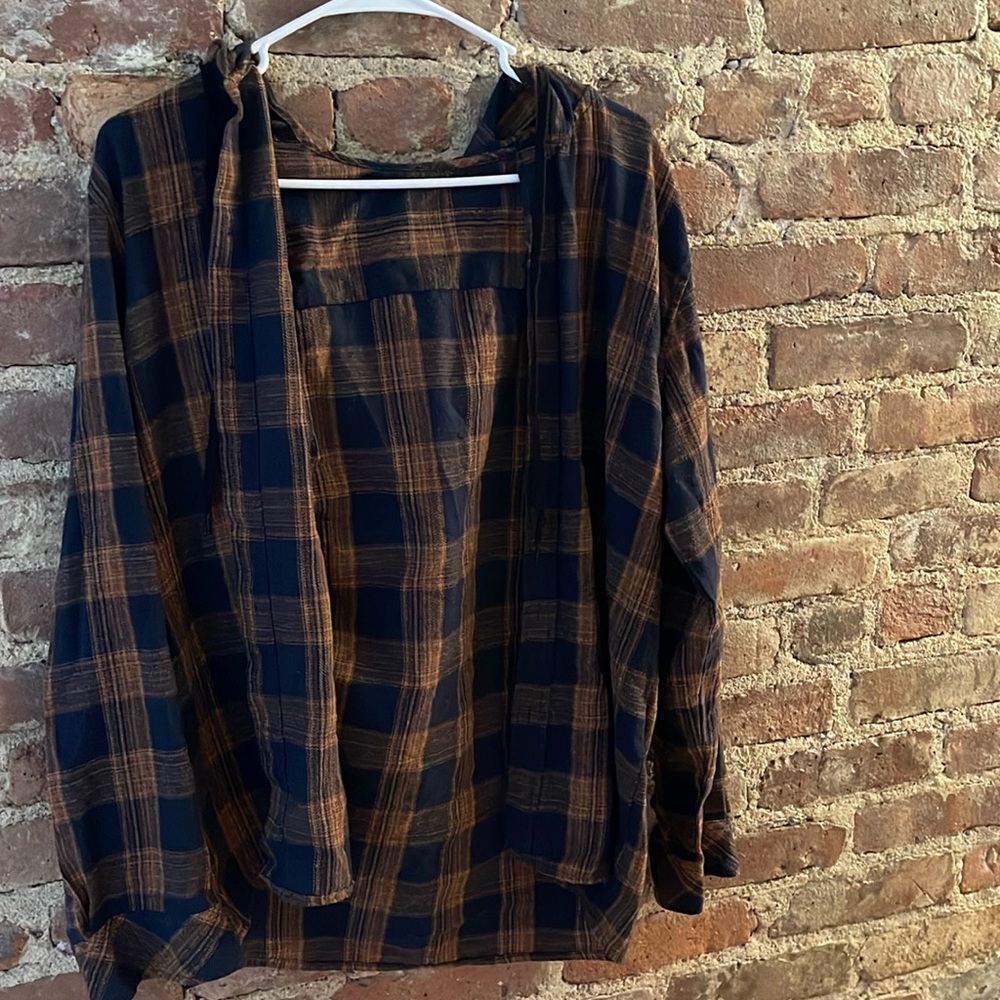 Used plaid shirt - size M